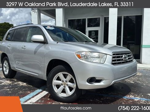 Used 2010 Toyota Highlander 2WD image 2