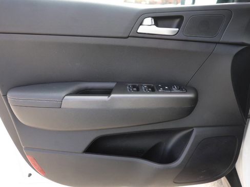 Used 2019 Kia Sportage LX image 12