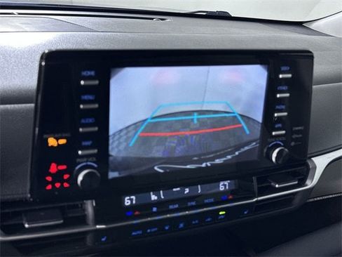 Used 2024 Toyota Sienna XLE image 15