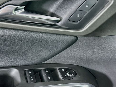 Used 2025 Chevrolet Traverse LT FWD image 15