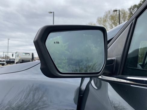 Used 2020 Chevrolet Equinox LT image 38