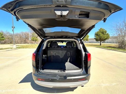 Used 2019 GMC Acadia SLT FWD image 10