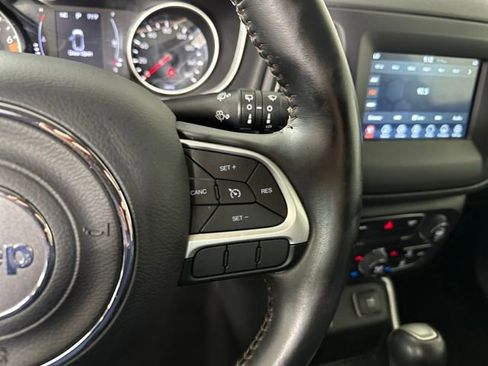 Used 2019 Jeep Compass Latitude image 16