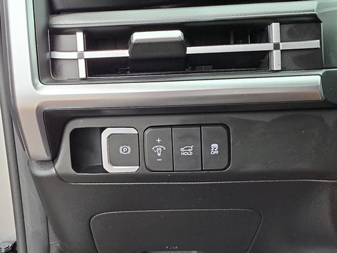 Used 2025 Hyundai Santa Fe SEL FWD image 30