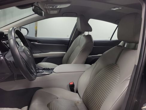 Used 2020 Toyota Camry SE FWD image 15