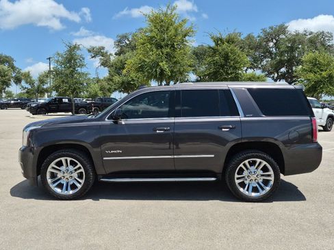 Used 2017 GMC Yukon SLT w/ Premium Edition AWD/4WD image 2