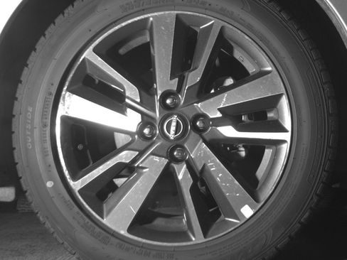 Used 2025 Nissan Versa SV image 13