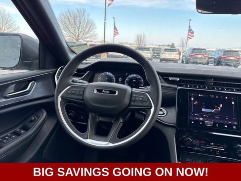 New 2025 Jeep Grand Cherokee Laredo image 39