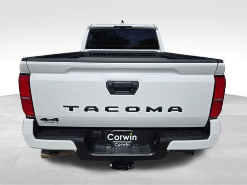 Used 2025 Toyota Tacoma TRD Sport AWD/4WD image 11