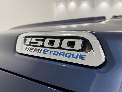 Used 2024 RAM 1500 Limited w/ Bed Utility Group image 12