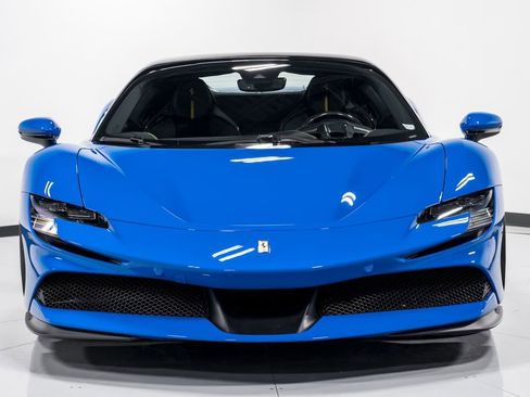 Used 2024 Ferrari SF90 Spider image 40