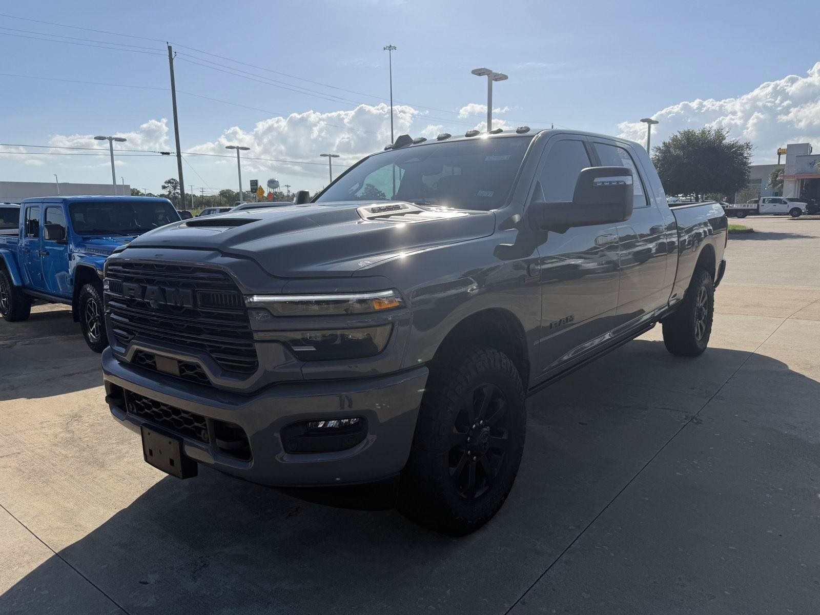 Used 2026 RAM 2500 Laramie AWD/4WD image 11