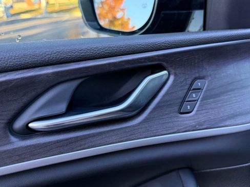 New 2025 Jeep Grand Cherokee Limited w/ Black Appearance Package image 13