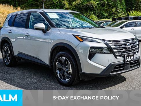 Used 2025 Nissan Rogue SV image 4