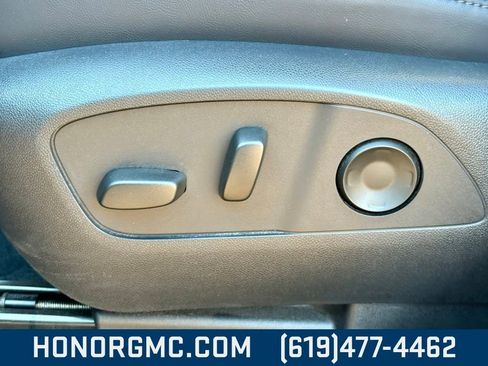 Used 2024 GMC Acadia Elevation image 12