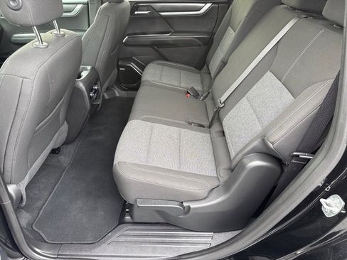 Used 2025 GMC Acadia Elevation image 11