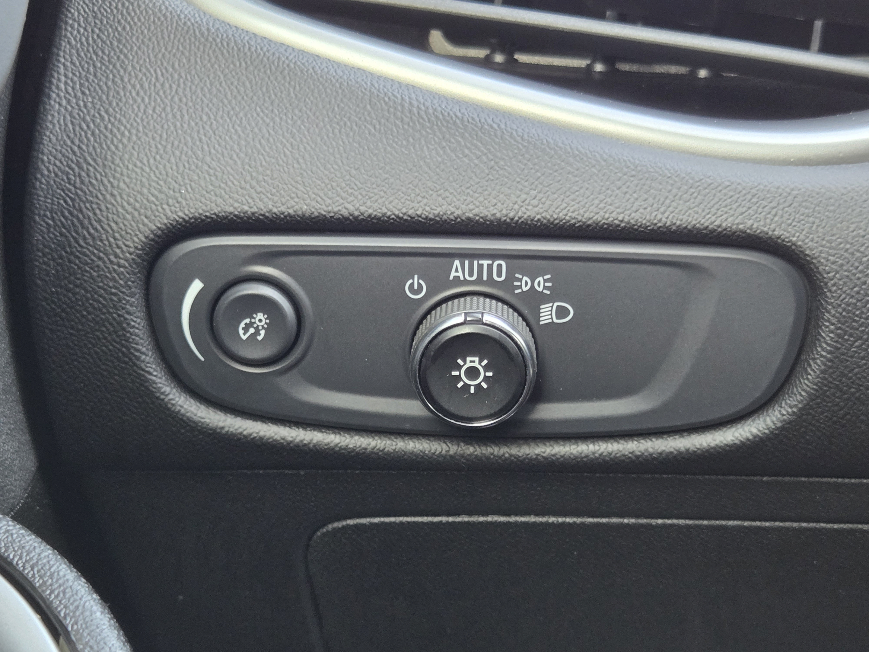 Used 2025 Chevrolet Malibu LS FWD image 20
