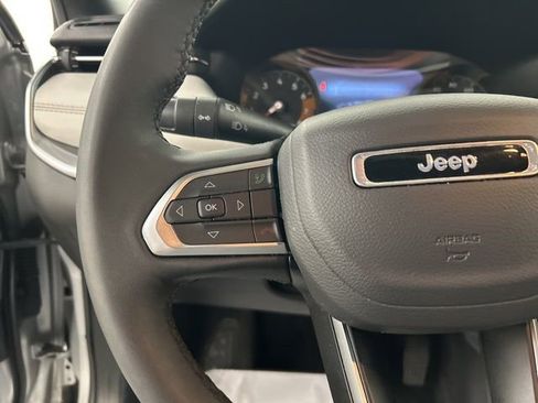 Used 2025 Jeep Compass Limited AWD/4WD image 12