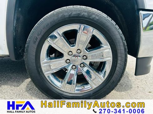 Used 2018 GMC Sierra 1500 SLT AWD/4WD image 40