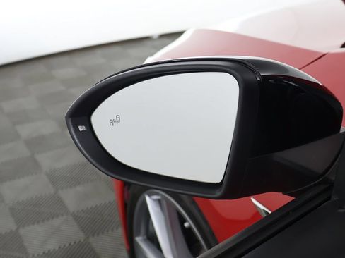 Used 2019 Volkswagen Golf R 4-Door AWD/4WD image 32