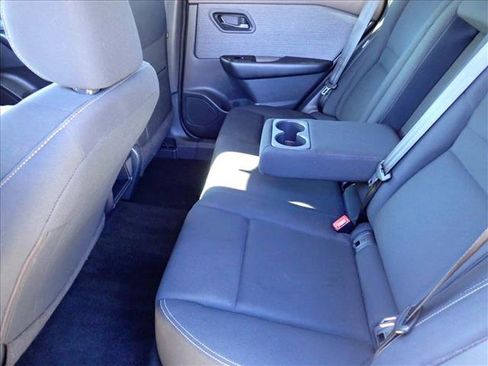 Used 2023 Nissan Rogue S image 7