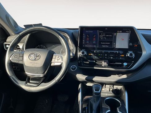 Used 2020 Toyota Highlander Platinum image 12