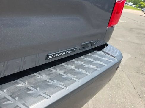 Used 2019 Nissan Titan SV w/ SV Convenience Package RWD image 12