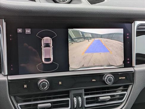 Used 2023 Porsche Macan image 19