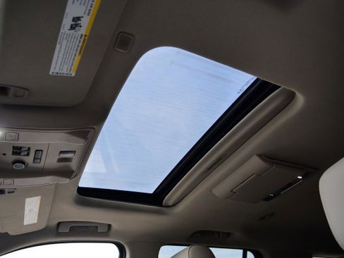 Used 2020 GMC Yukon Denali w/ Denali Ultimate Package image 19