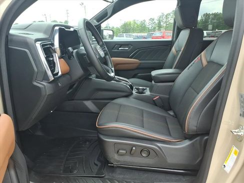 Used 2024 GMC Canyon AT4 w/ Canyon Safety Plus Package AWD/4WD image 16