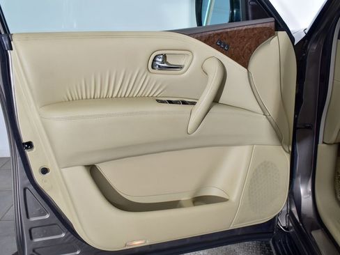 Used 2015 INFINITI QX80 Base w/ 22" Wheel Package image 9