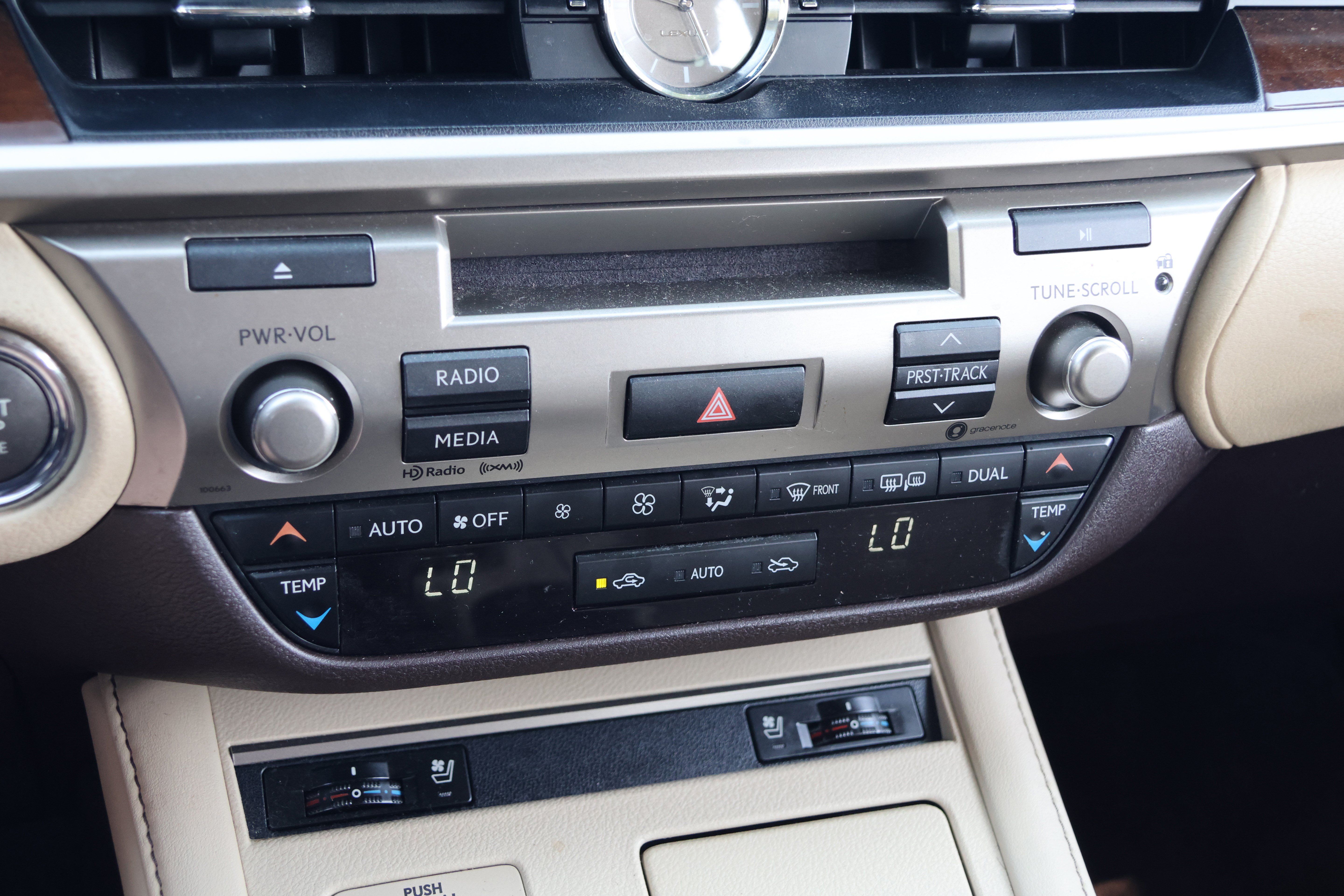Used 2017 Lexus ES 350 w/ Premium Package FWD image 27