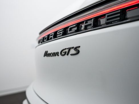 Certified 2022 Porsche Macan GTS AWD/4WD image 28