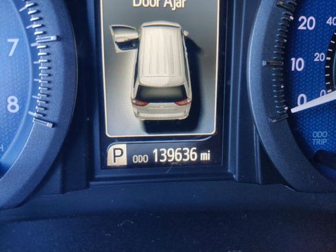 Used 2015 Toyota Sienna XLE image 11