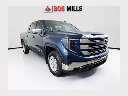 Used 2022 GMC Sierra 1500 SLE AWD/4WD image 1