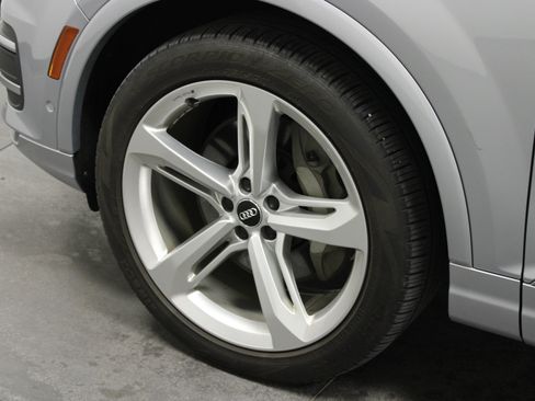 Used 2019 Audi Q7 3.0T Prestige AWD/4WD image 10