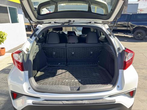 Used 2019 Toyota C-HR XLE image 8