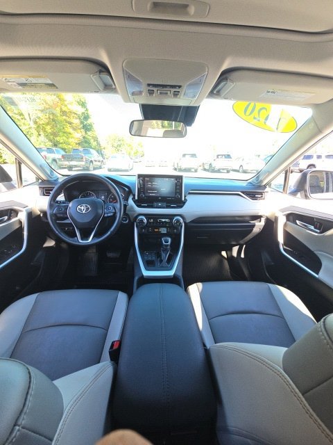 Used 2020 Toyota RAV4 XLE Premium AWD/4WD image 14