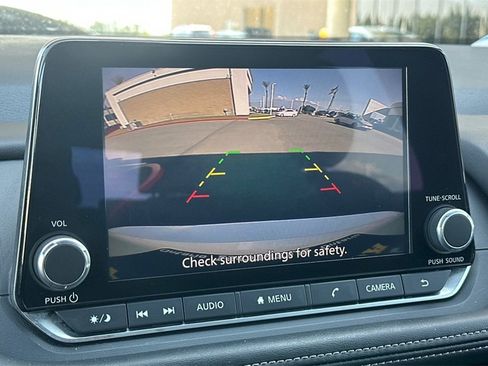 Used 2024 Nissan Rogue SV image 22