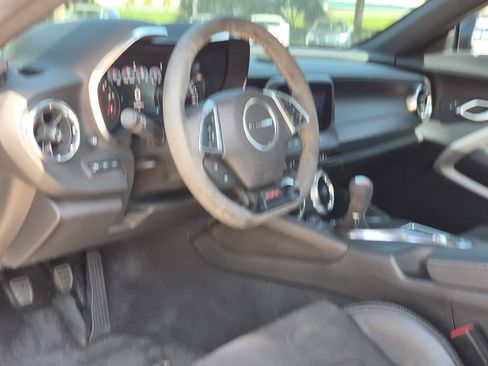 Used 2022 Chevrolet Camaro SS RWD image 9
