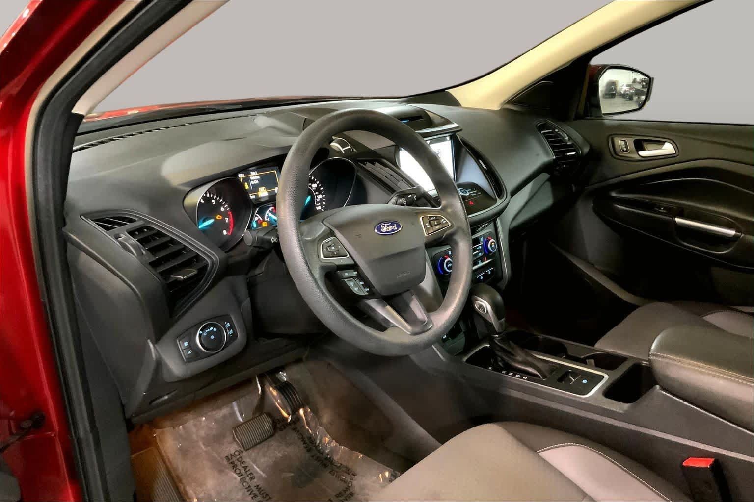 Used 2018 Ford Escape SE w/ SE Sync 3 Package AWD/4WD image 18