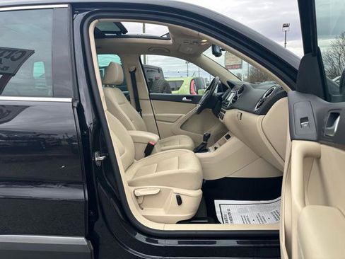 Used 2017 Volkswagen Tiguan Wolfsburg Edition image 18