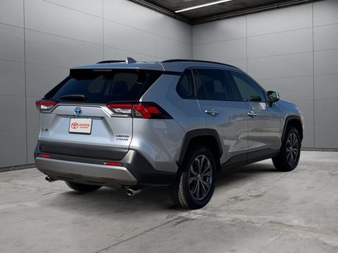 Used 2022 Toyota RAV4 Limited image 11
