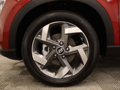 Used 2025 Hyundai Venue SEL image 7