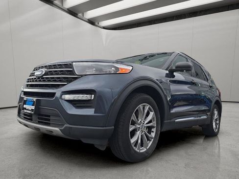 Used 2022 Ford Explorer XLT w/ Equipment Group 202A AWD/4WD image 1