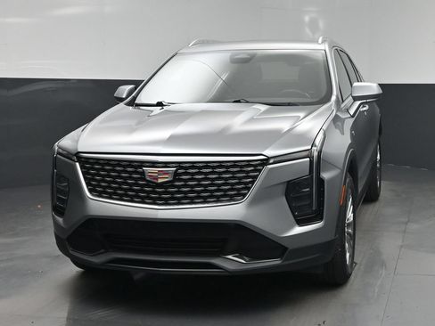 Used 2024 Cadillac XT4 Premium Luxury FWD image 6