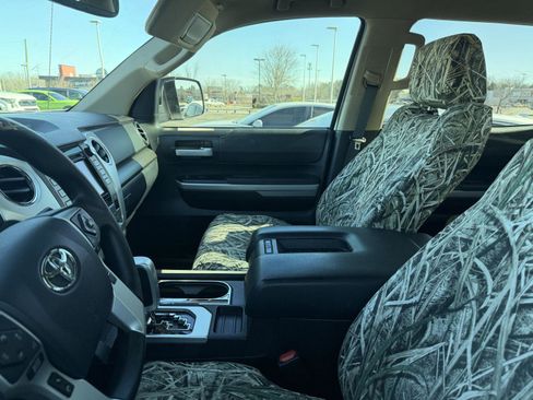 Used 2019 Toyota Tundra SR5 w/ SR5 Upgrade Package image 8