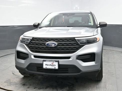 Used 2021 Ford Explorer 4WD image 2