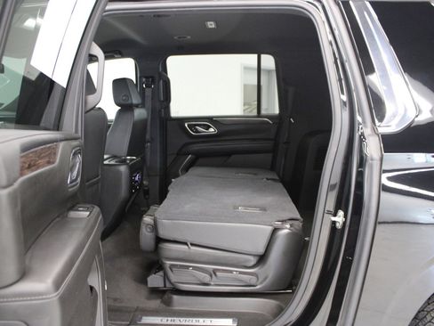 Used 2021 Chevrolet Suburban LT image 41