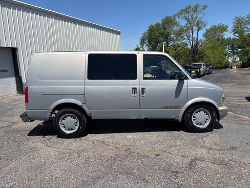 Used 1998 Chevrolet Astro AWD image 6